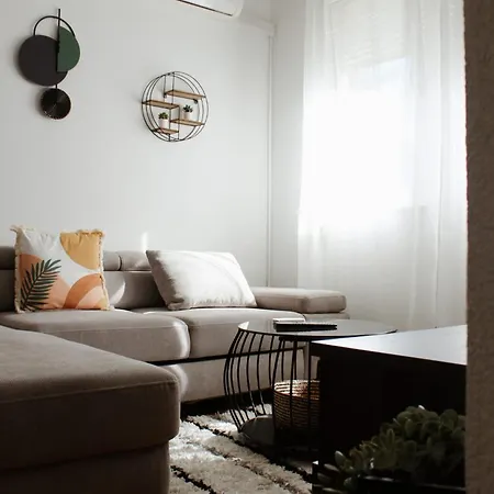 Urban Apartamento *